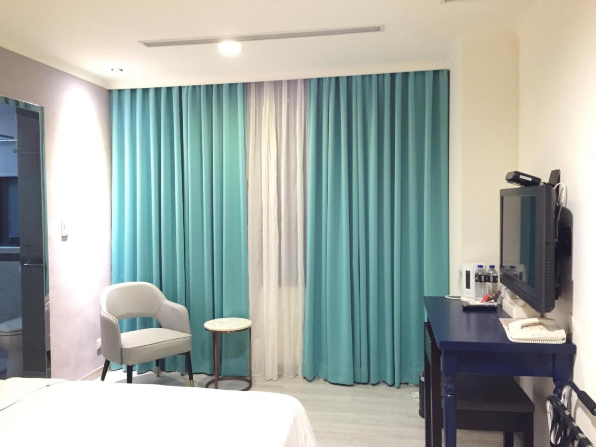 Garden Hotel Тайджун Екстериор снимка