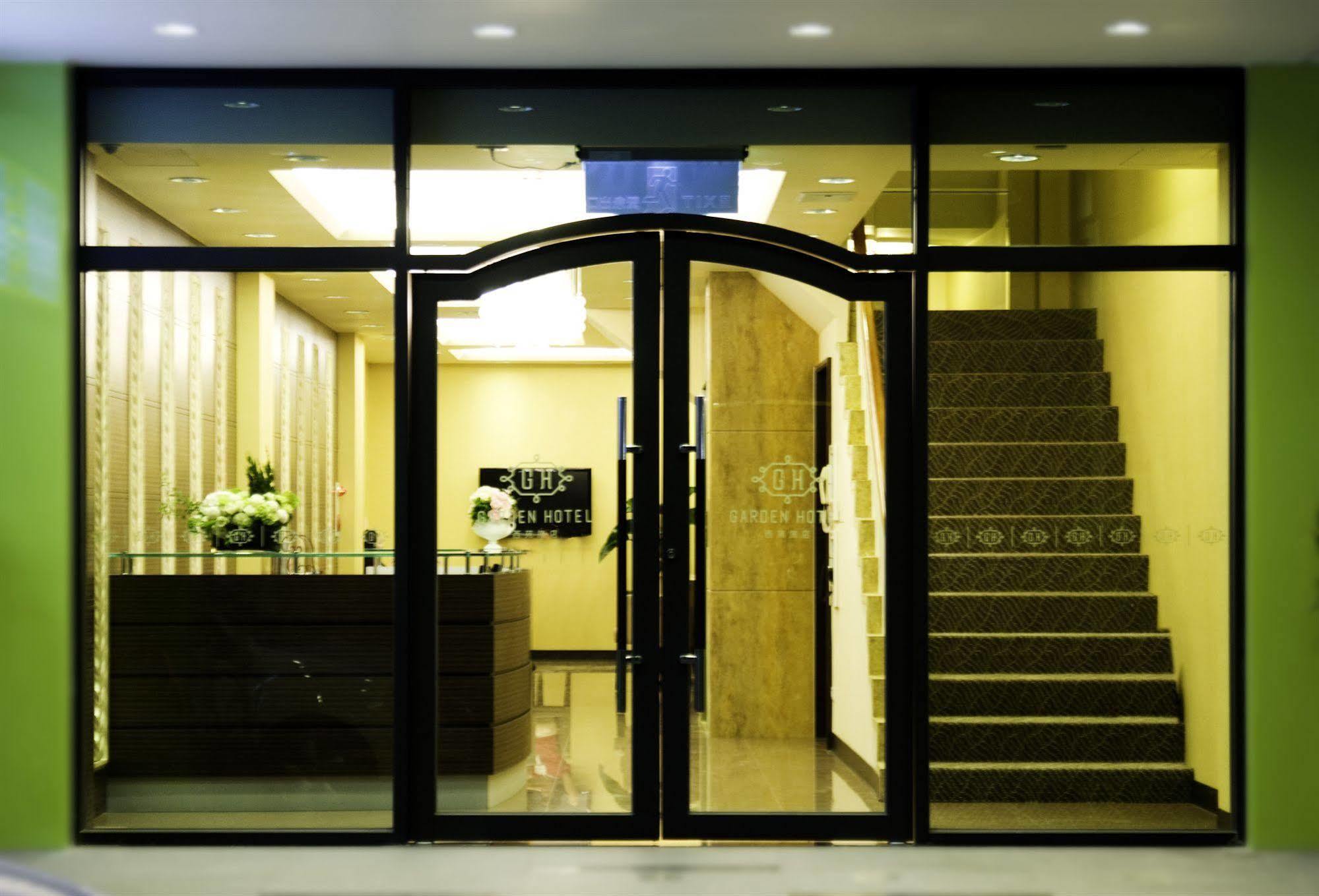 Garden Hotel Тайджун Екстериор снимка