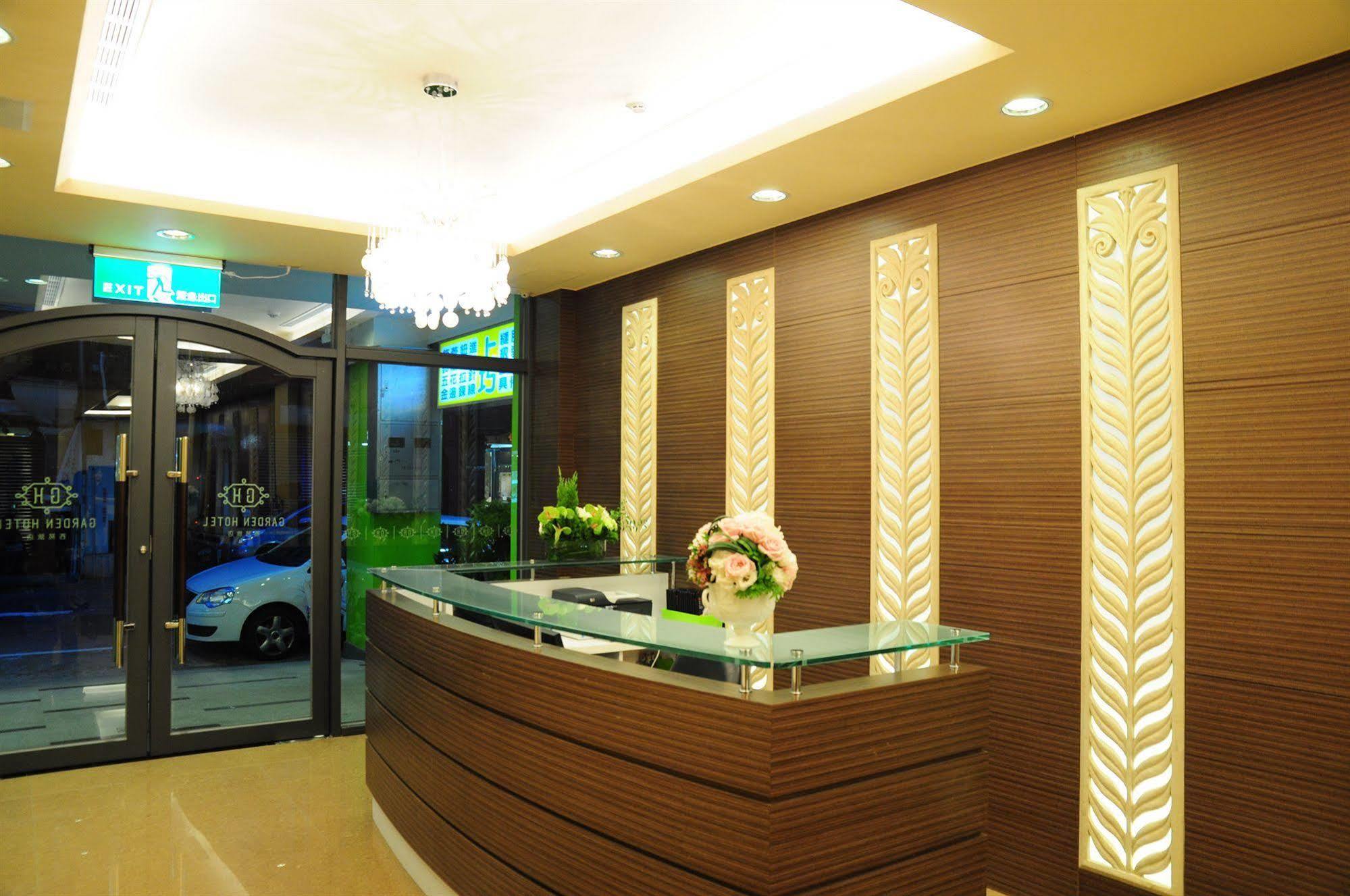 Garden Hotel Тайджун Екстериор снимка